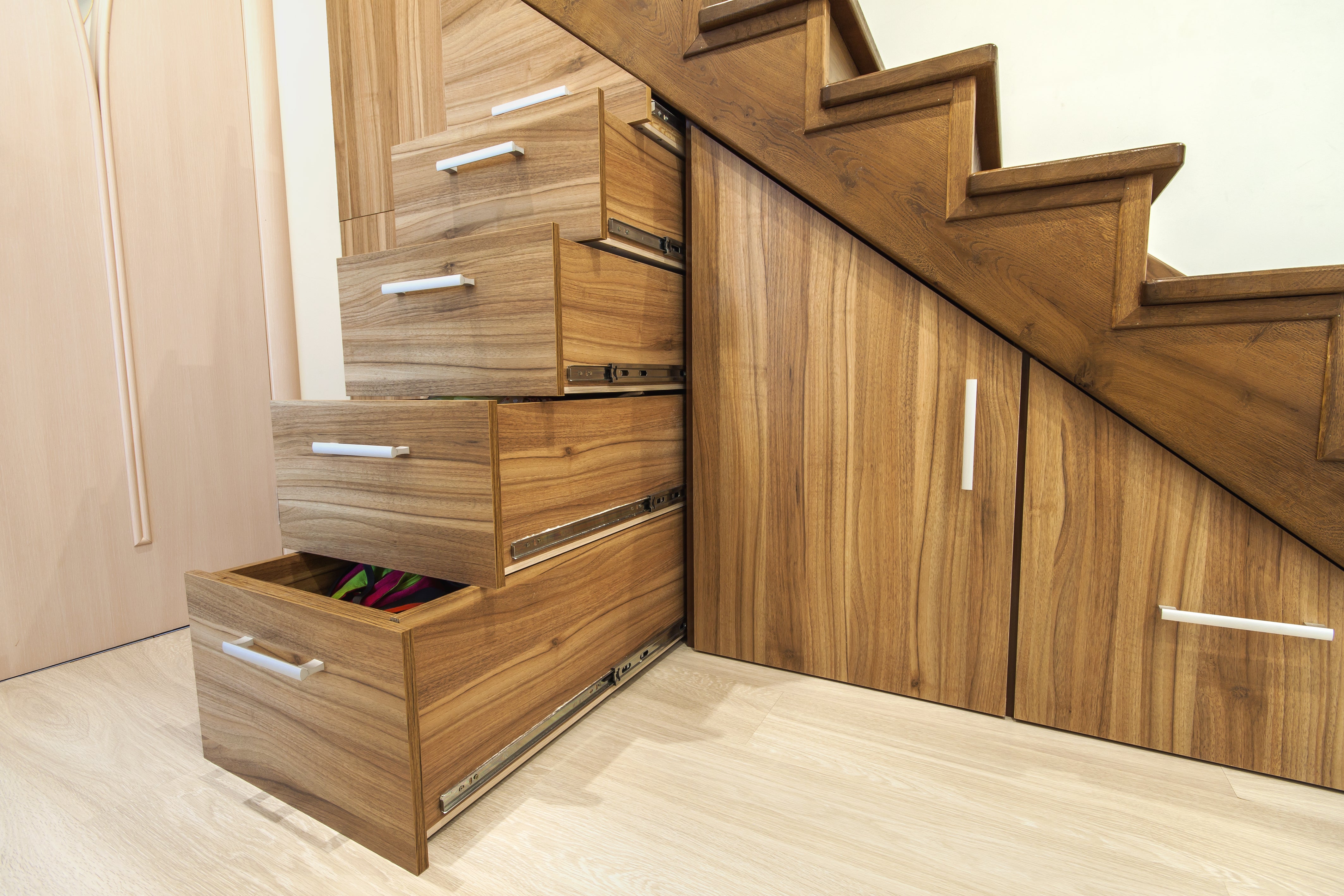 Why choose oak? Explore the benefits of oak stair parts - Stair Crazy